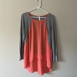 Xhilaration Women’s Two Colored Long Sleeve Top Size Large
